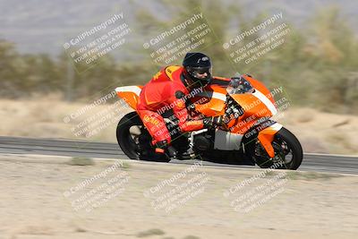 media/Dec-01-2025-Moto Forza (Mon) [[2daa91e15f]]/3-Beginner Group/Session 2 (Turn 7 Inside Pans)/